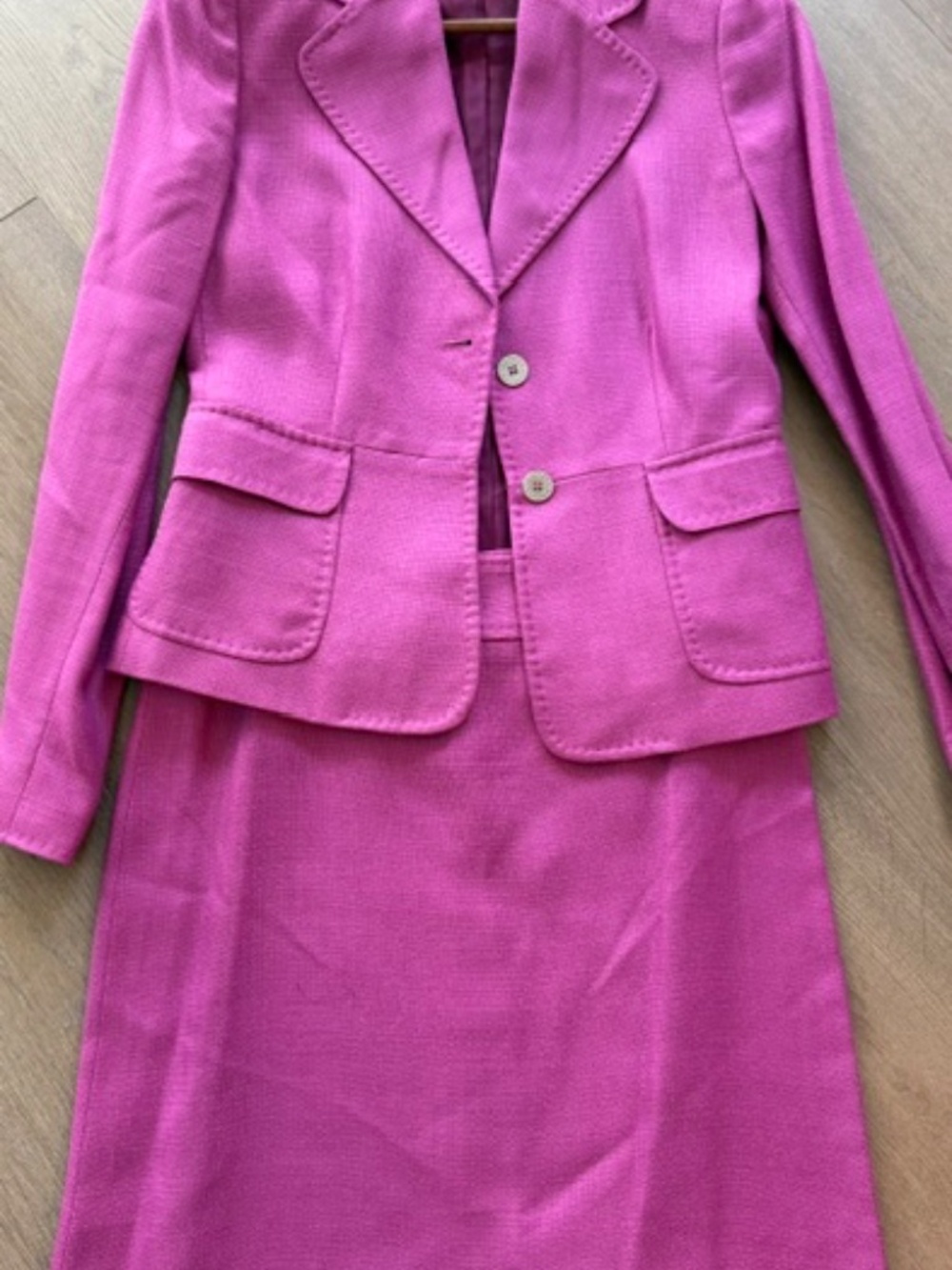 DOLCE & GABBANA PURPLE FITTED BLAZER & SKIRT, Size 40